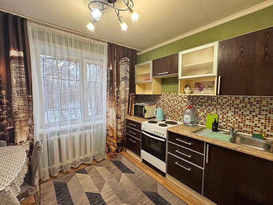 Назарбаева 99 (Шк.Милиции, ПГУ)