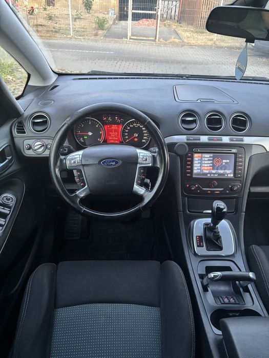 Ford S Max 2.0 TDCI automat, facelift 2012, cutie schimbată, sau Schimb cu masina mica