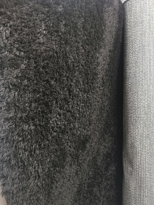 Covor negru pufos 200x300