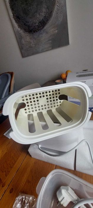 Sterilizator pentru biberoane