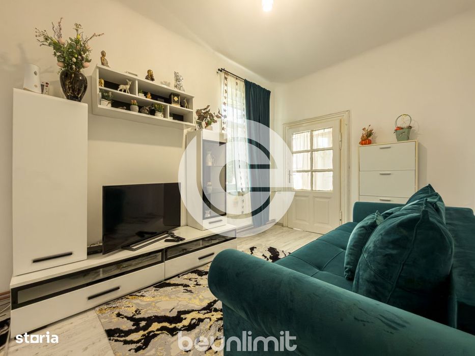 Apartament ultracentral | 2 camere | balcon 20 Mp | Pod pe toata supra