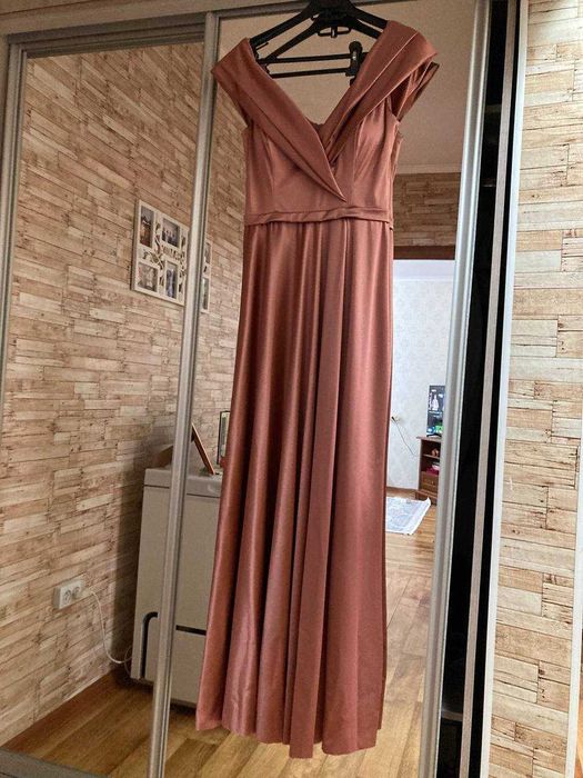 Женское больное платье