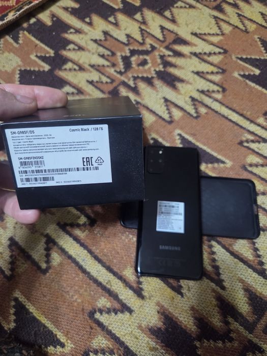Продам смартфон Самсунг S20+