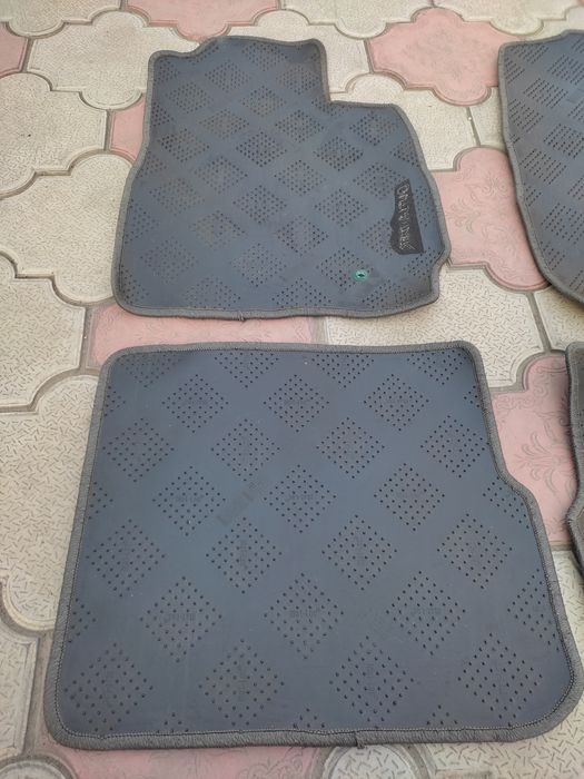 Полики на Mitsubishi Outlander