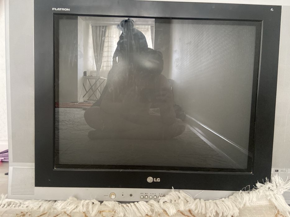 Телевизор LG флатон