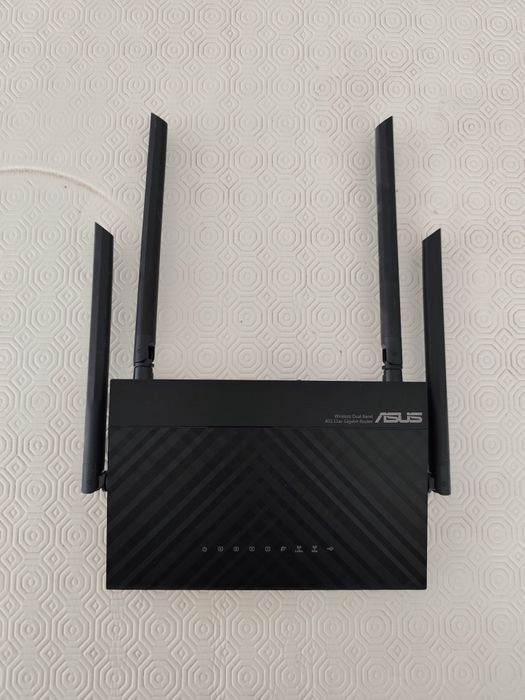 Router ASUS RT-AC57U