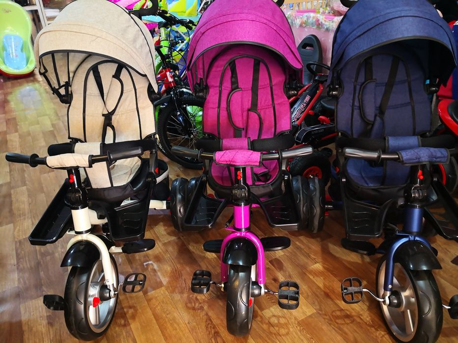 Tricicleta cu pozitie de somn si scaun reversibil