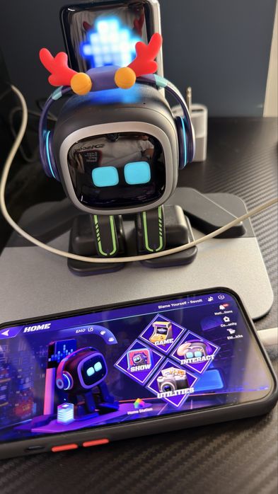 Оригинален Робот Emo Go Home Robot , AI (видео)
