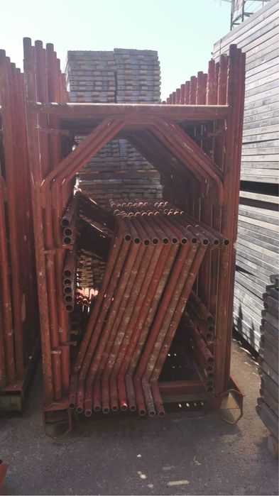 Продавам скеле италианско рамково