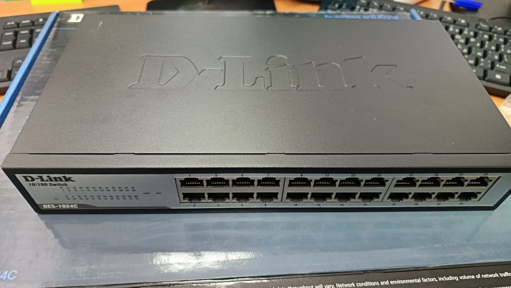 Продам коммутатор D-Link DGS-1024C/A1A 2 шт