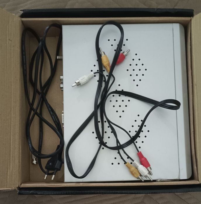 спутниковый ресивер SVEC S300