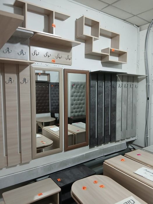 Зеркала в ванну, прихожую.