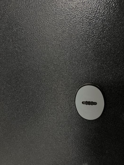 Продам входную дверь