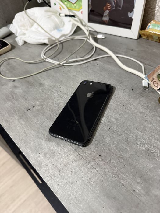 Iphone 8 в хорошем состоянии