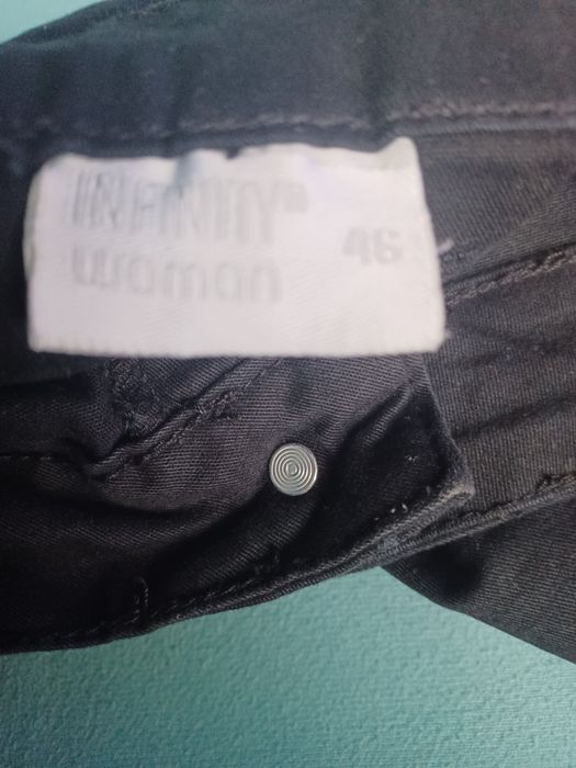 Pantaloni scurți