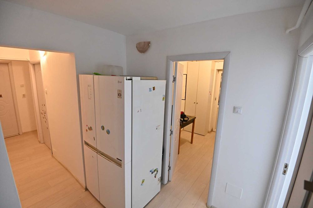 Apartament decomandat renovat complet, centrală proprie, zonă liniștită - Direct de la proprietar