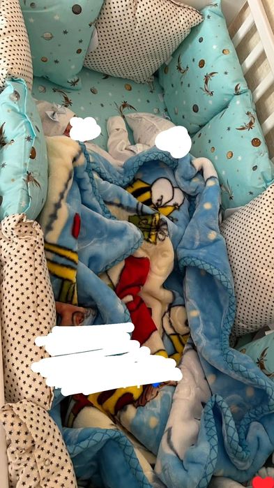 Бортики в комплекте простынь есть .