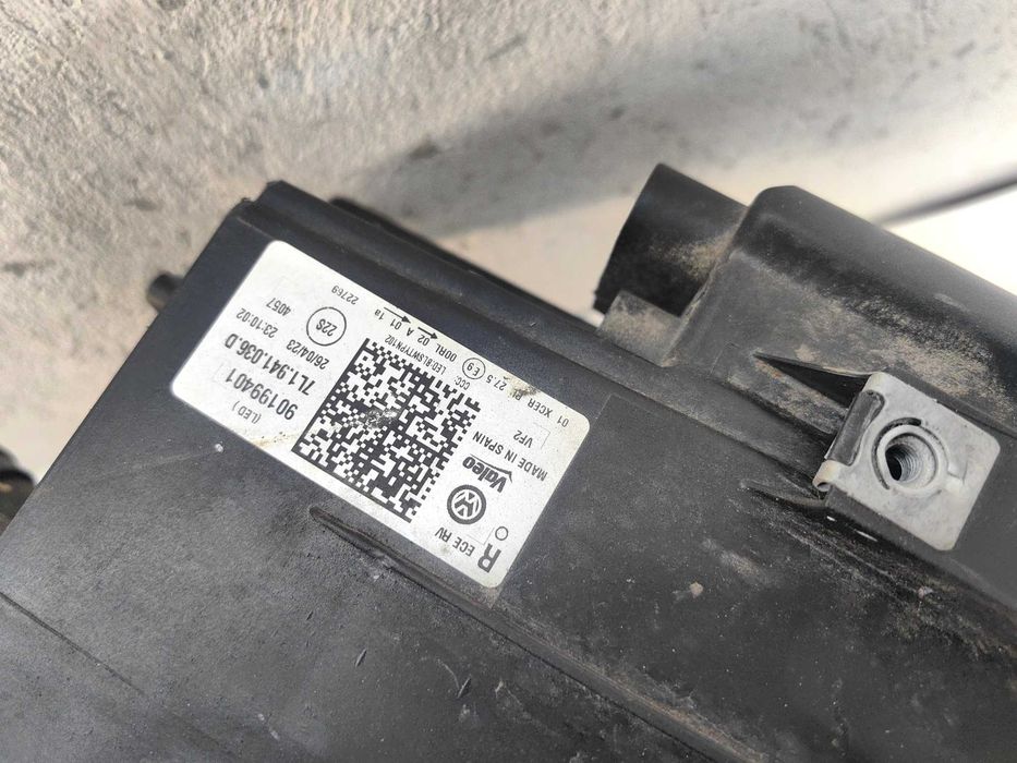 Оригинални  фарове Ляв Десен  Vw T6.1  Transporter Full Led