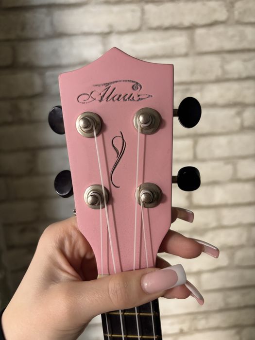 Укулеле Alau, розовая