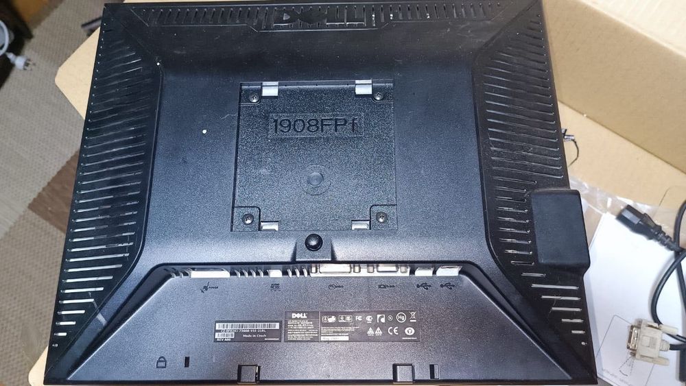 Монитор Dell 1908FPf