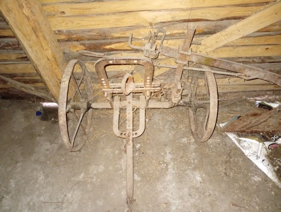 Стар конски плуг, рало