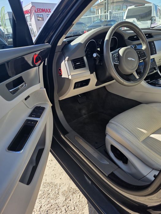 Jaguar XF de vanzare