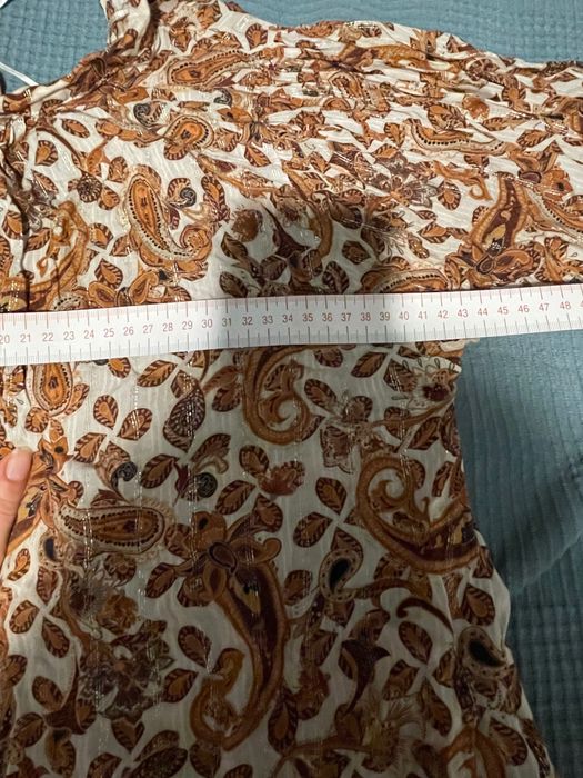 Bluza Camaieu cu imprimeu paisley și fir auriu