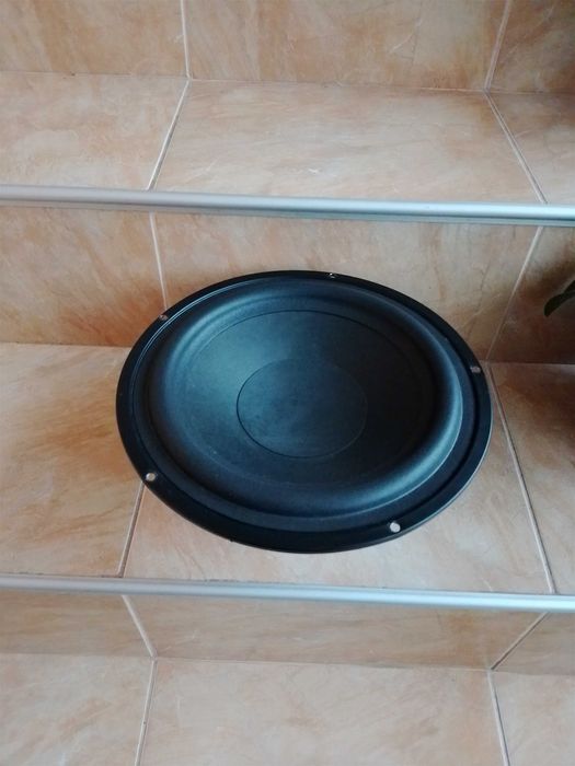 Ниско честотен Harman Kardon