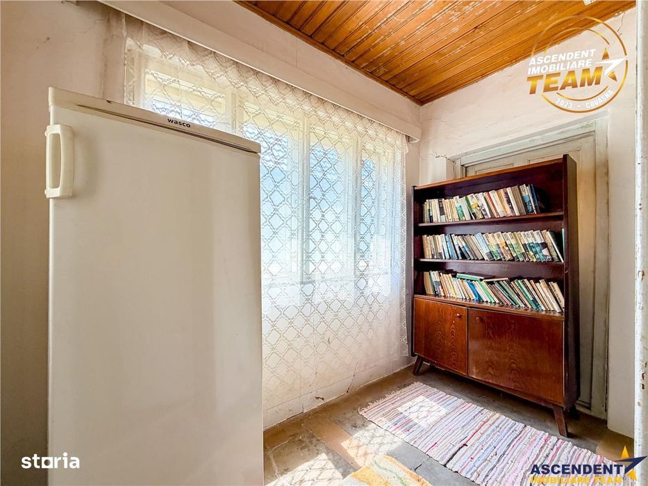 Casa din caramida cu 1.087 mp teren, pozitie centrala, utilitati la po