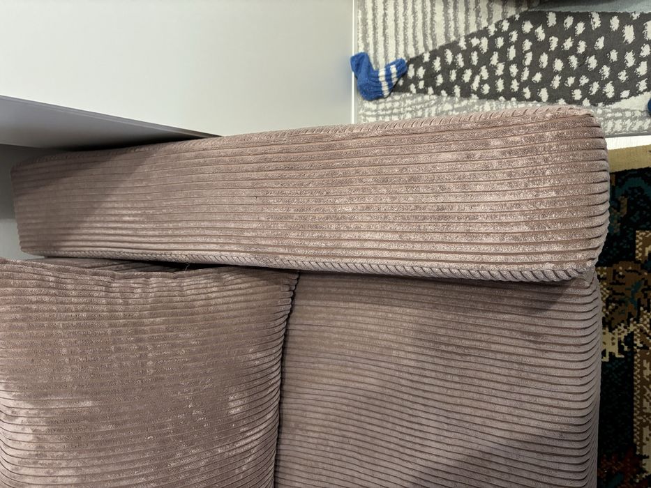 Canapea extensibila cu lada de depozitare