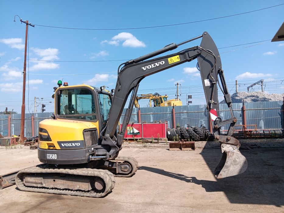 Vând miniexcavator volvo ECR50D