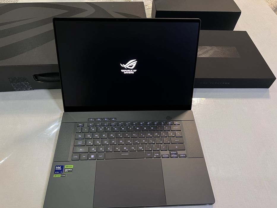 Asus Rog Zyphirus G16