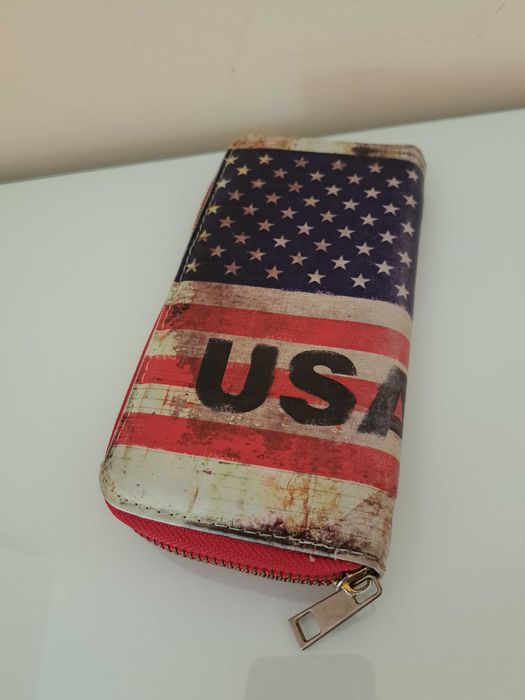 Дамски портфейли