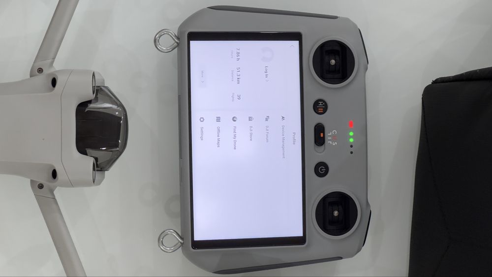 Vând dronă DJI Mini 3 Pro Fly More Combo impecabilă