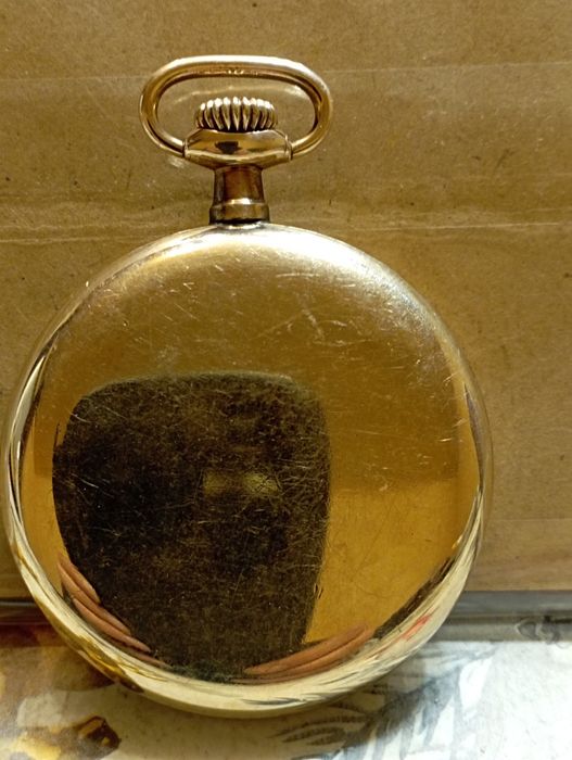 Стар джобен часовник.