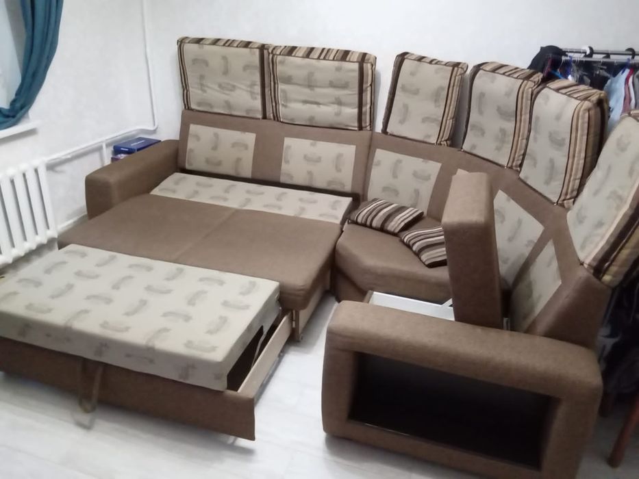 Диван для зала и/или гостиной