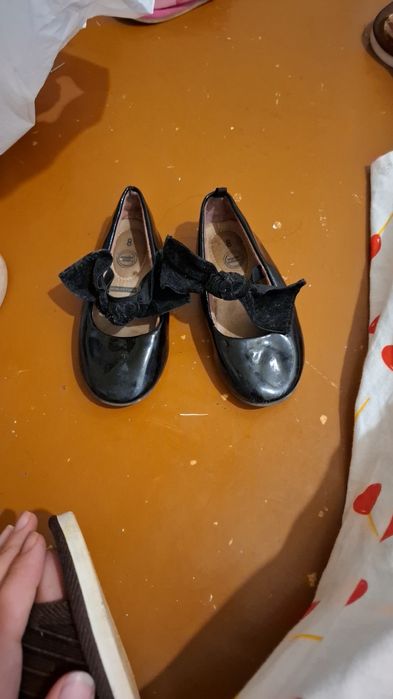 Продается детская обувь