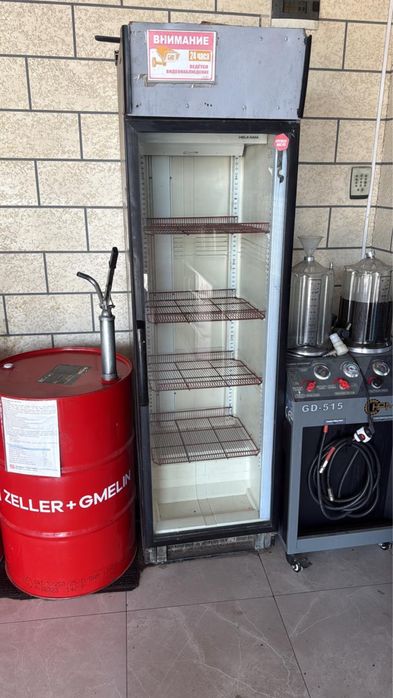 Холодильник магазинный