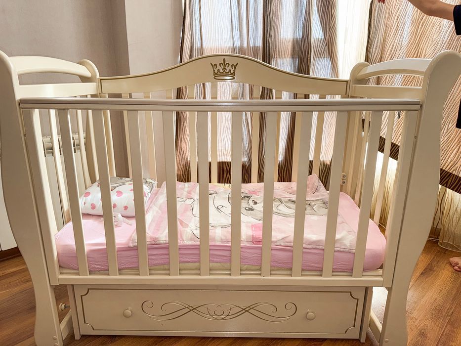 Детская кроватка