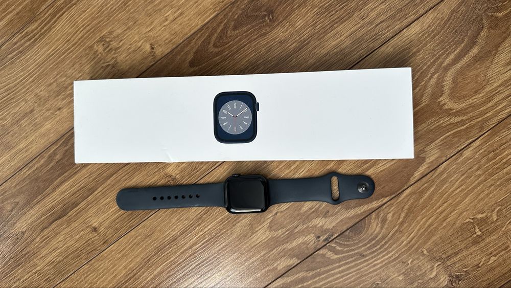 Продаю APPLE WATCH series 8