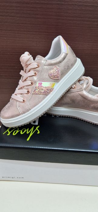 Adidasi noi Primiggi