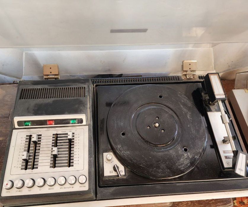 Электропроигрыватель Radiotehnika Ария-102.