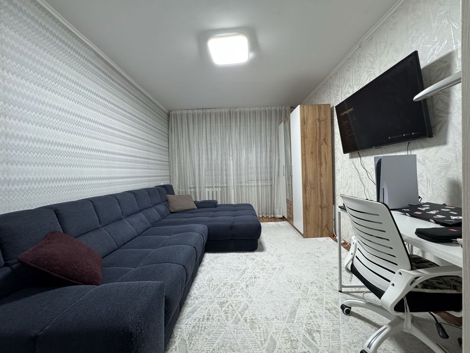 Продается большой диван