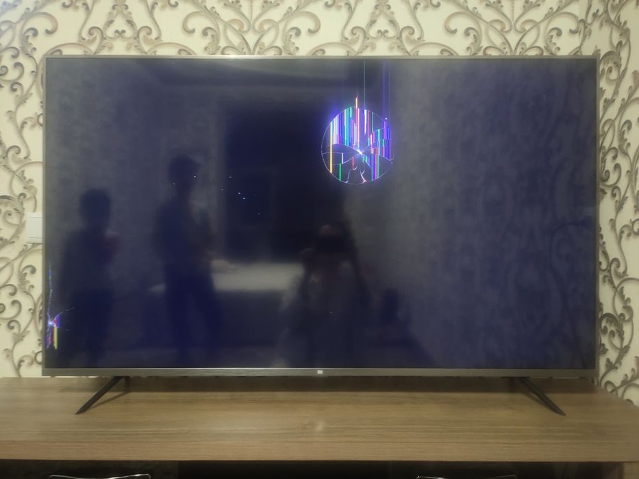 телевизор сотилади  55 размерда , XIOMI модель смарт , голосовойи бор.