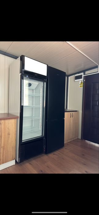 Vand Rulota Container Tip Fast Food Nou!