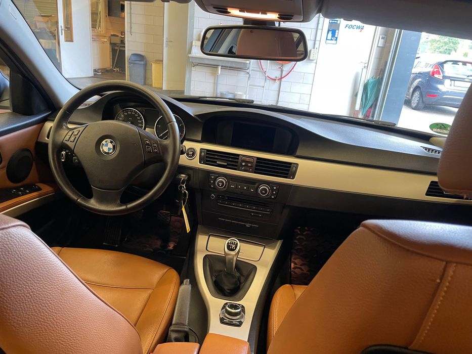 Автомобил BMW e90