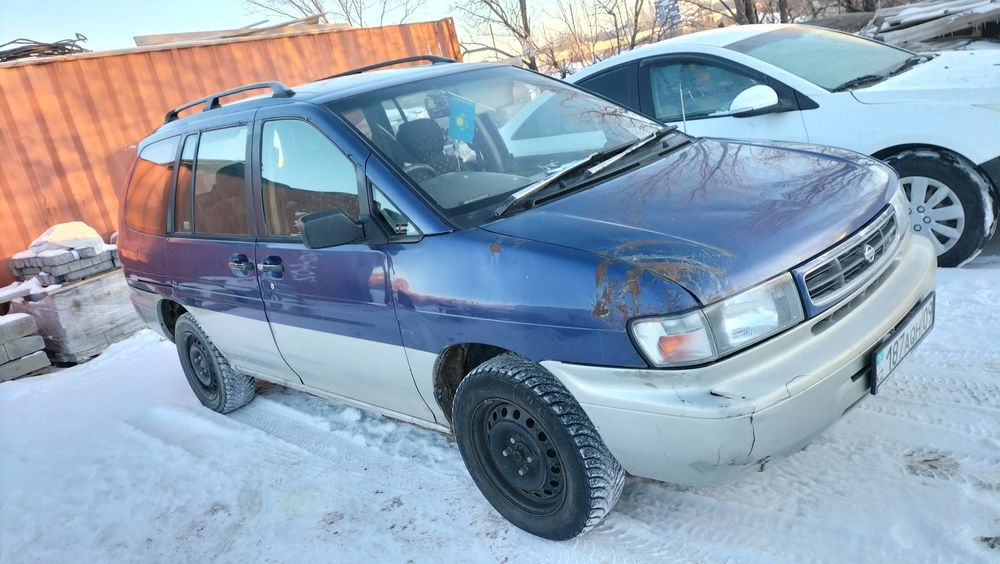 Продам Ниссан прайр джой (мини вен).