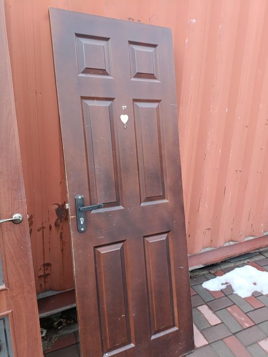 Межкомнатные двери. Б/У