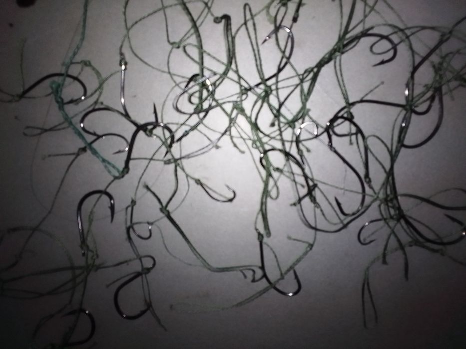 Вързани куки със плетено влакно на цена 5 стотинки за един брой