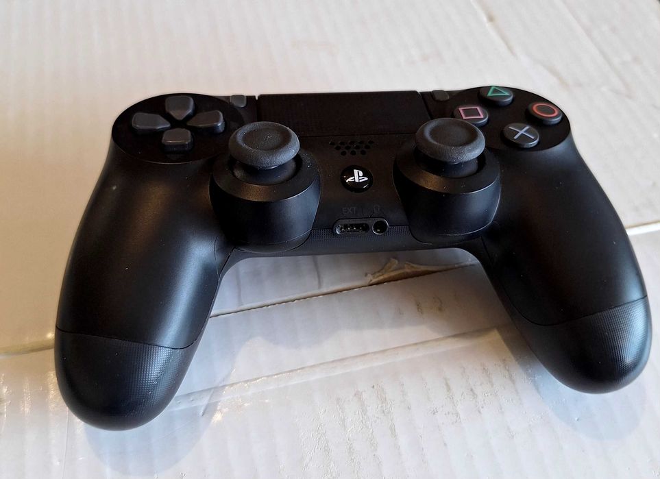 SONY Playstation 4 + Игра FIFA16
